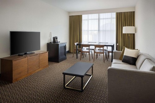 DoubleTree Suites by Hilton Lexington - image 40