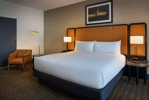 DoubleTree Suites by Hilton Lexington - image 41