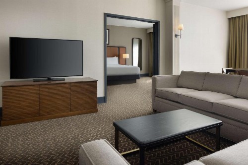 DoubleTree Suites by Hilton Lexington - image 44