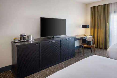 DoubleTree Suites by Hilton Lexington - image 49