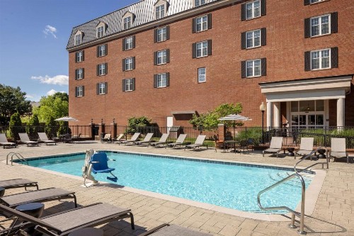DoubleTree Suites by Hilton Lexington - image 8