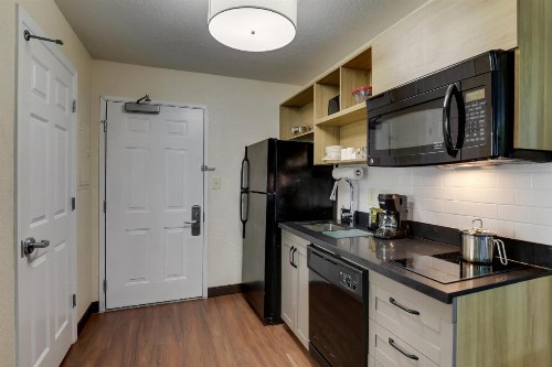 Candlewood Suites Lexington an IHG Hotel - image 3
