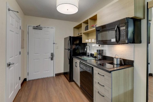 Candlewood Suites Lexington an IHG Hotel - image 33