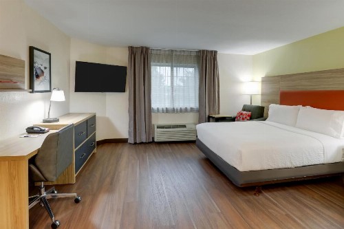 Candlewood Suites Lexington an IHG Hotel - image 4