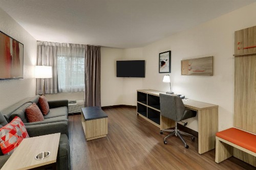 Candlewood Suites Lexington an IHG Hotel - image 9