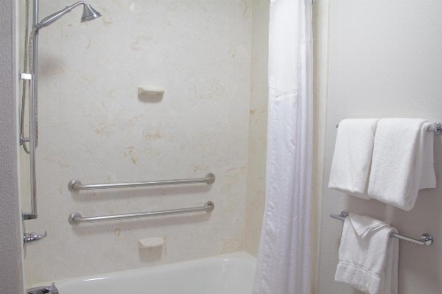 Holiday Inn Express & Suites Lexington Downtown Area-Keeneland an IHG Hotel - image 10