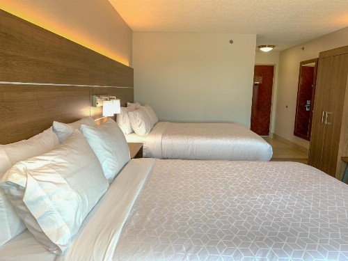 Holiday Inn Express & Suites Lexington Downtown Area-Keeneland an IHG Hotel - image 18