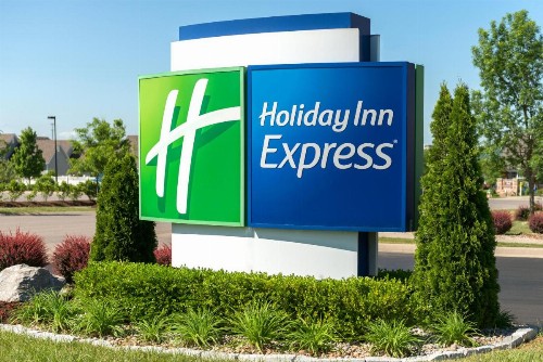 Holiday Inn Express & Suites Lexington Downtown Area-Keeneland an IHG Hotel - image 2