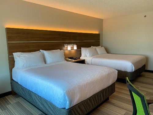 Holiday Inn Express & Suites Lexington Downtown Area-Keeneland an IHG Hotel - image 26