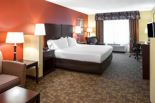 Holiday Inn Express & Suites Lexington Downtown Area-Keeneland an IHG Hotel - image 30