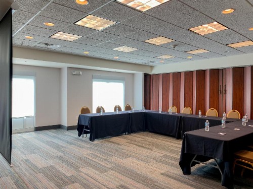 Holiday Inn Express & Suites Lexington Downtown Area-Keeneland an IHG Hotel - image 40
