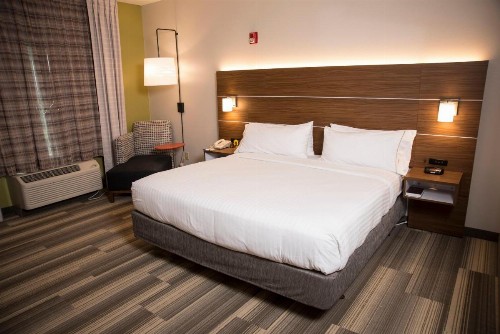 Holiday Inn Express Hotel & Suites Lexington-Downtown University an IHG Hotel - image 21