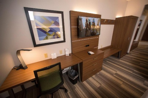 Holiday Inn Express Hotel & Suites Lexington-Downtown University an IHG Hotel - image 24