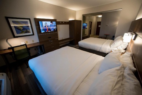 Holiday Inn Express Hotel & Suites Lexington-Downtown University an IHG Hotel - image 31