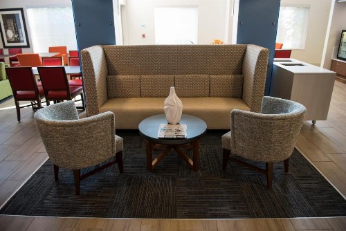 Holiday Inn Express Hotel & Suites Lexington-Downtown University an IHG Hotel - image 6