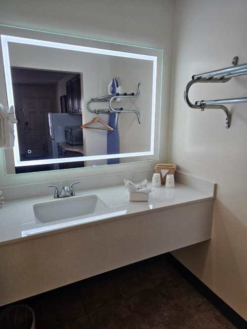 Bluegrass Extended Stay - image 4