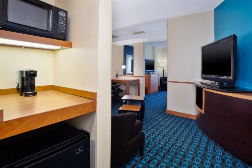 Fairfield Inn & Suites Lexington North - image 28
