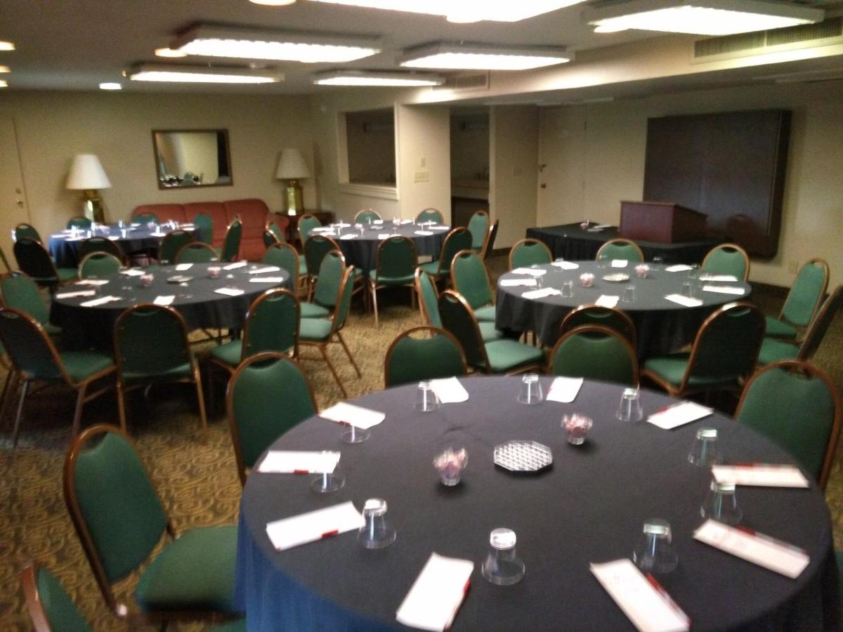 Ramada by Wyndham Lexington North Hotel & Conference Center - image 7