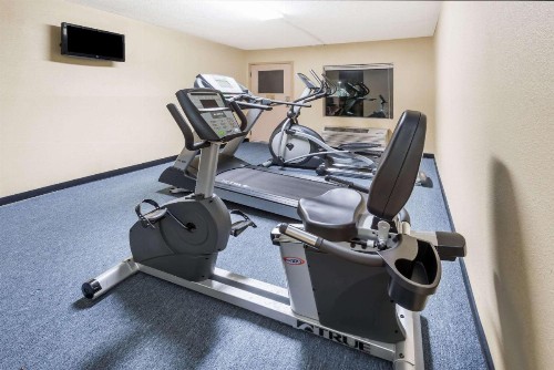 Days Inn by Wyndham Lexington Southeast - image 10