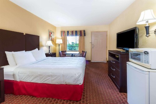 Days Inn by Wyndham Lexington Southeast - image 5