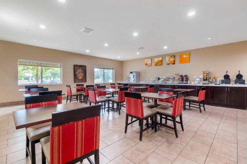Comfort Suites Keeneland - image 35