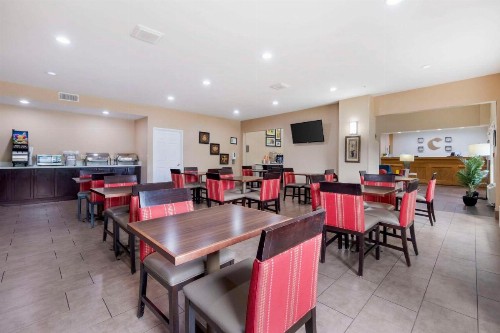 Comfort Suites Keeneland - image 39