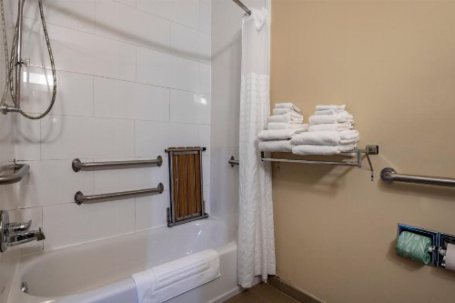 Comfort Suites Keeneland - image 5