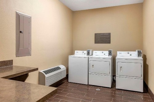 Comfort Suites Keeneland - image 9
