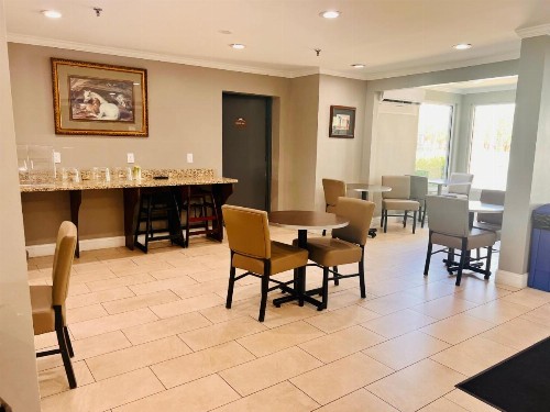 Microtel Inn by Wyndham Lexington - image 37