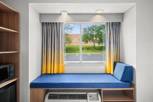 Microtel Inn by Wyndham Lexington - image 39