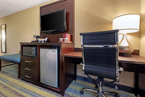 Clarion Hotel Lexington - image 11
