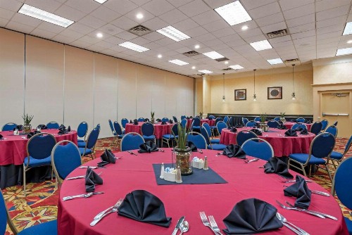 Clarion Hotel Lexington - image 13