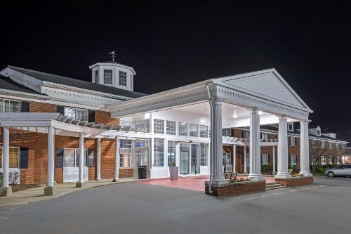 Clarion Hotel Lexington - image 14