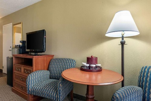 Clarion Hotel Lexington - image 16