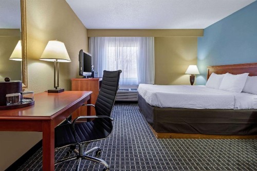 Clarion Hotel Lexington - image 5