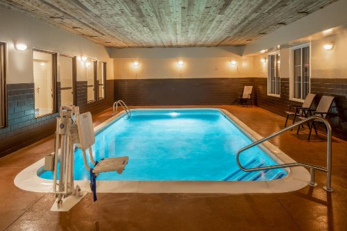 La Quinta Inn & Suites by Wyndham Lexington South / Hamburg - image 12