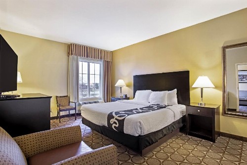 La Quinta Inn & Suites by Wyndham Lexington South / Hamburg - image 18
