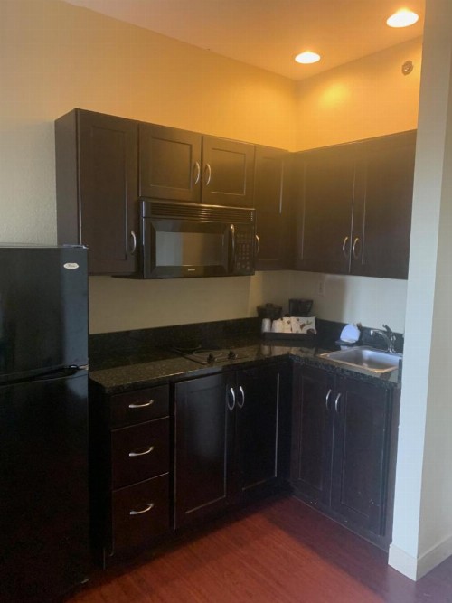 La Quinta Inn & Suites by Wyndham Lexington South / Hamburg - image 21