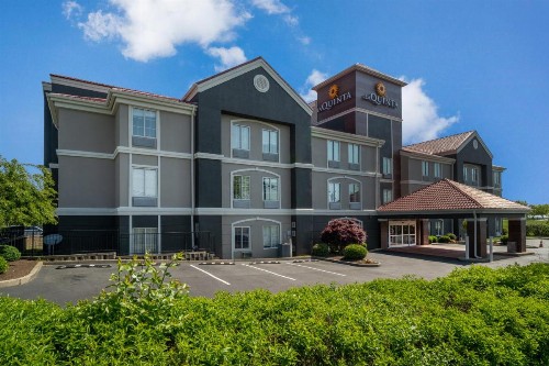 La Quinta Inn & Suites by Wyndham Lexington South / Hamburg - image 27
