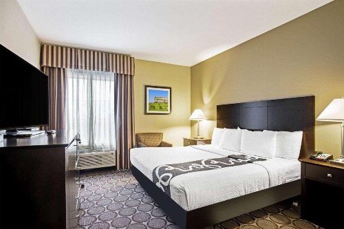 La Quinta Inn & Suites by Wyndham Lexington South / Hamburg - image 37