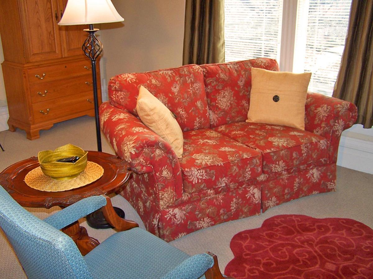 Lyndon House Bed & Breakfast - image 2