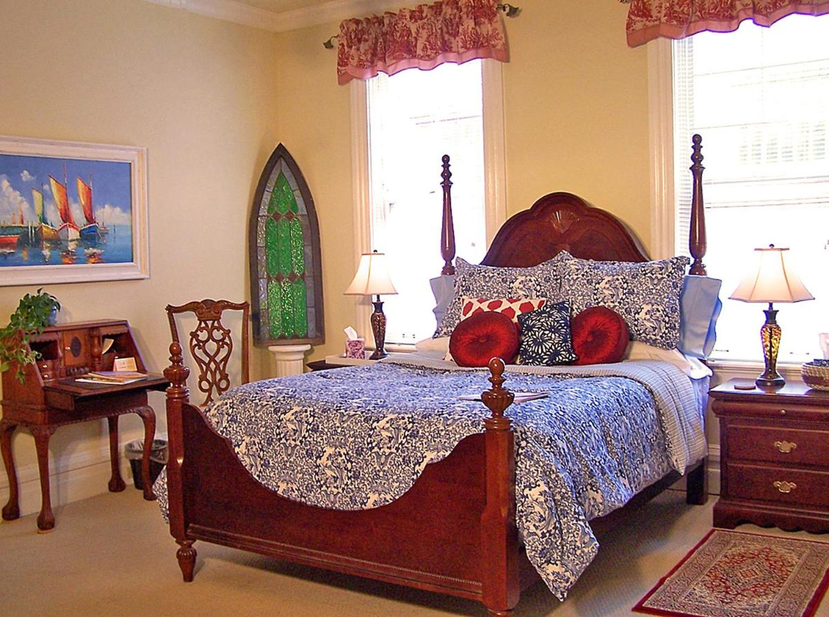 Lyndon House Bed & Breakfast - image 7