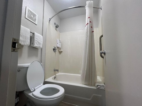 Red Roof Inn Lexington South - image 10