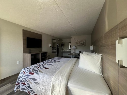 Red Roof Inn Lexington South - image 12