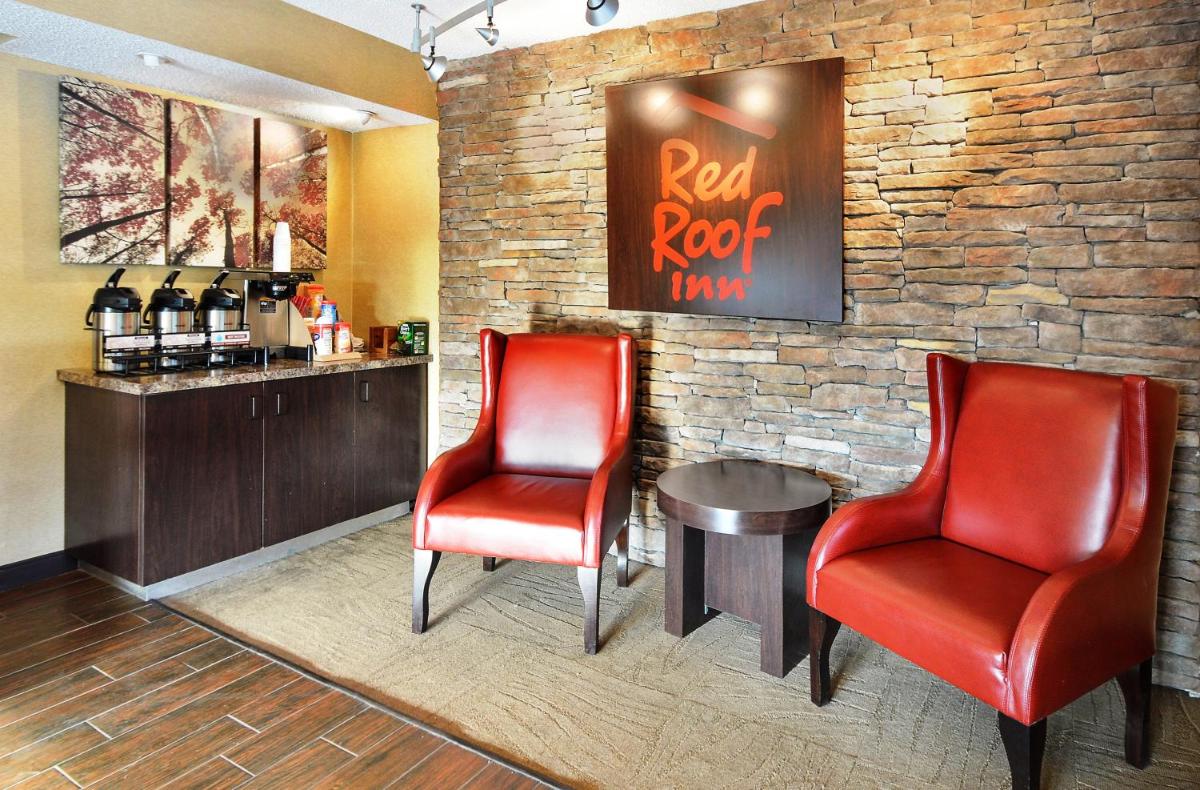 Red Roof Inn Lexington South - image 3