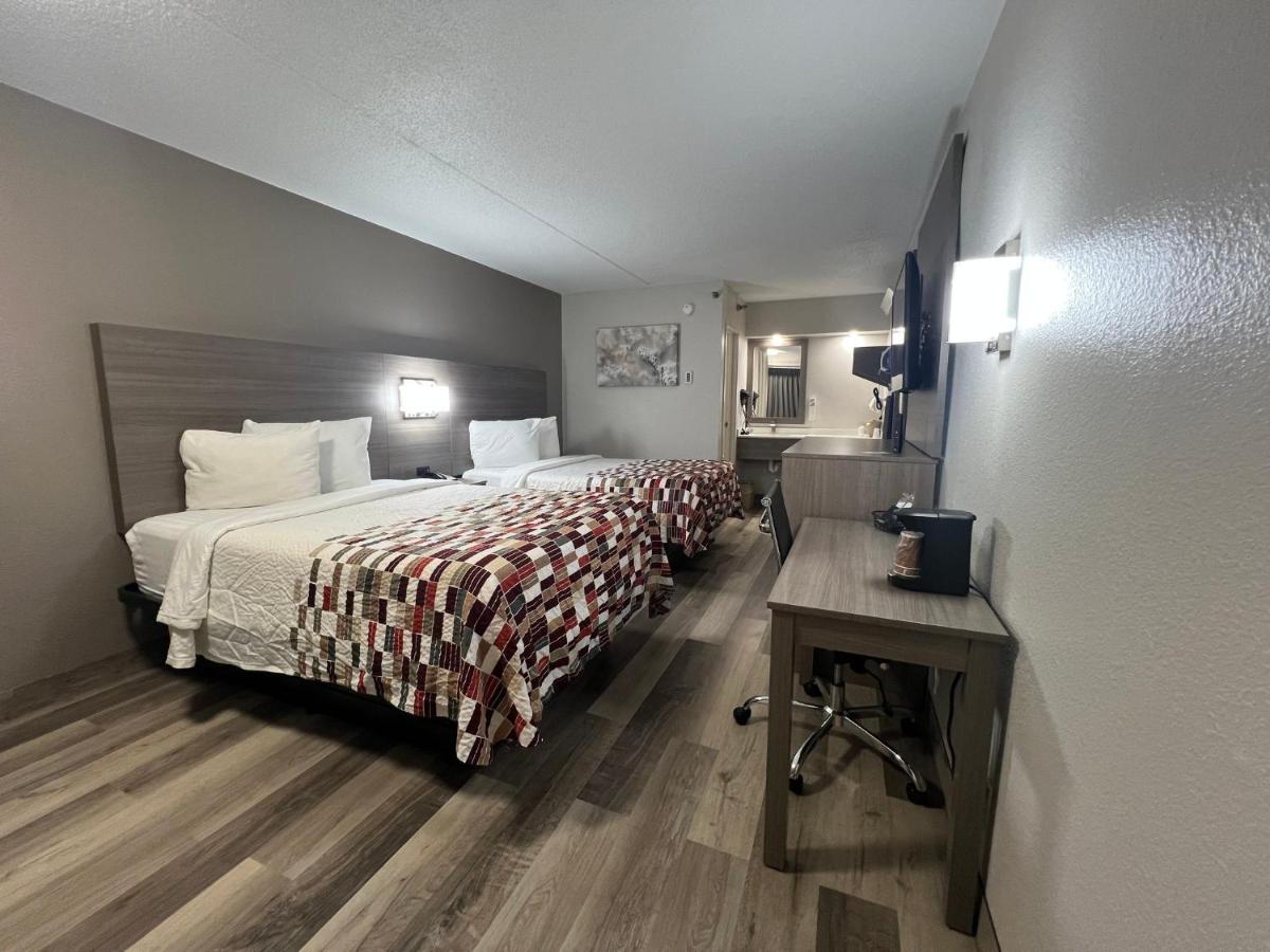 Red Roof Inn Lexington South - image 7