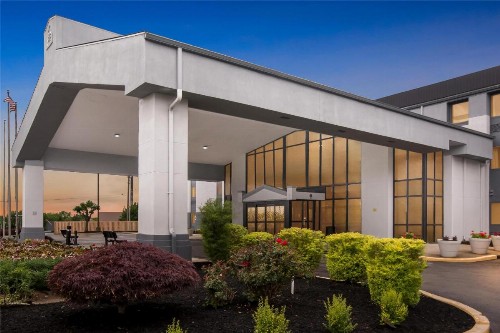 Quality Inn Lexington East Hamburg Area - image 2