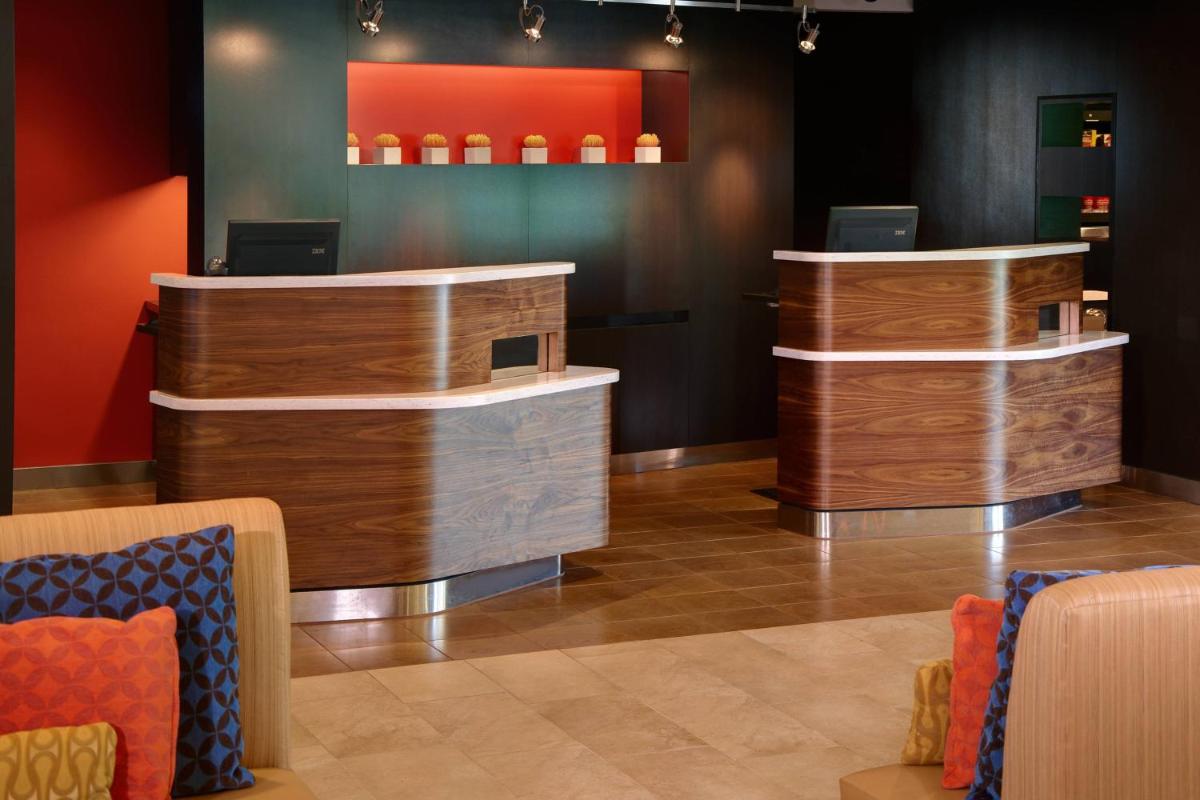Courtyard by Marriott Lexington North - image 2