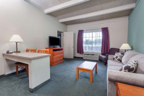 Days Inn & Suites by Wyndham Lexington - image 10
