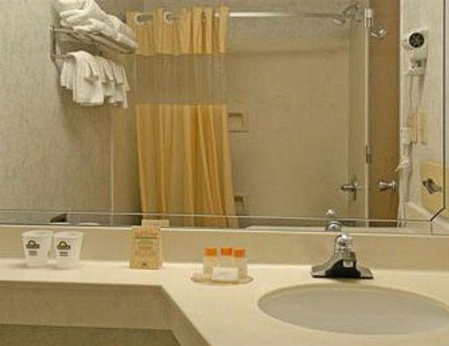Days Inn & Suites by Wyndham Lexington - image 17